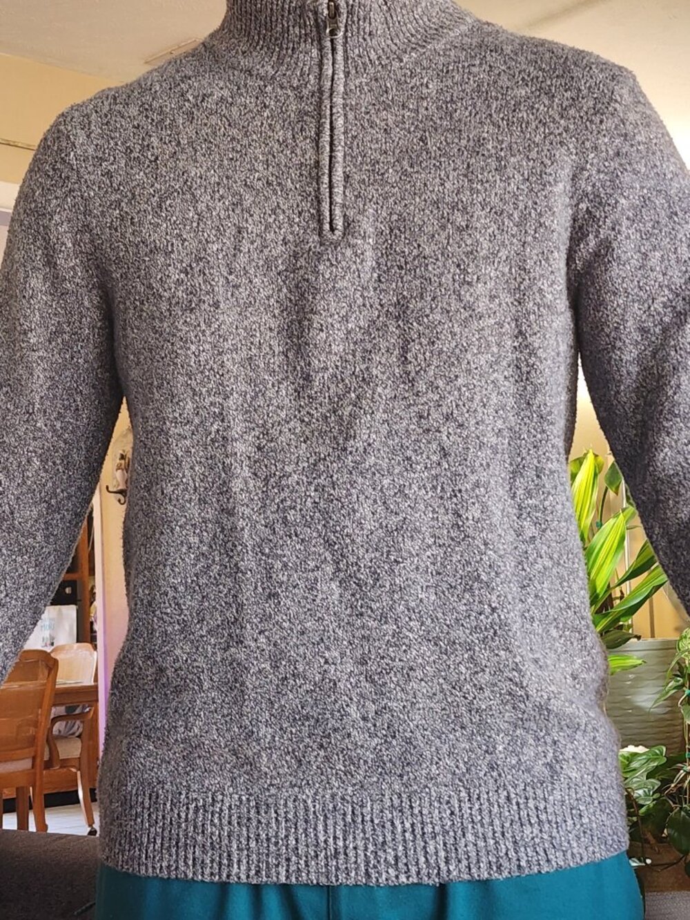 Amazon Essentials Men's Charcoal Knit 1/4 Zip Mock Neck Pullover Sweater L